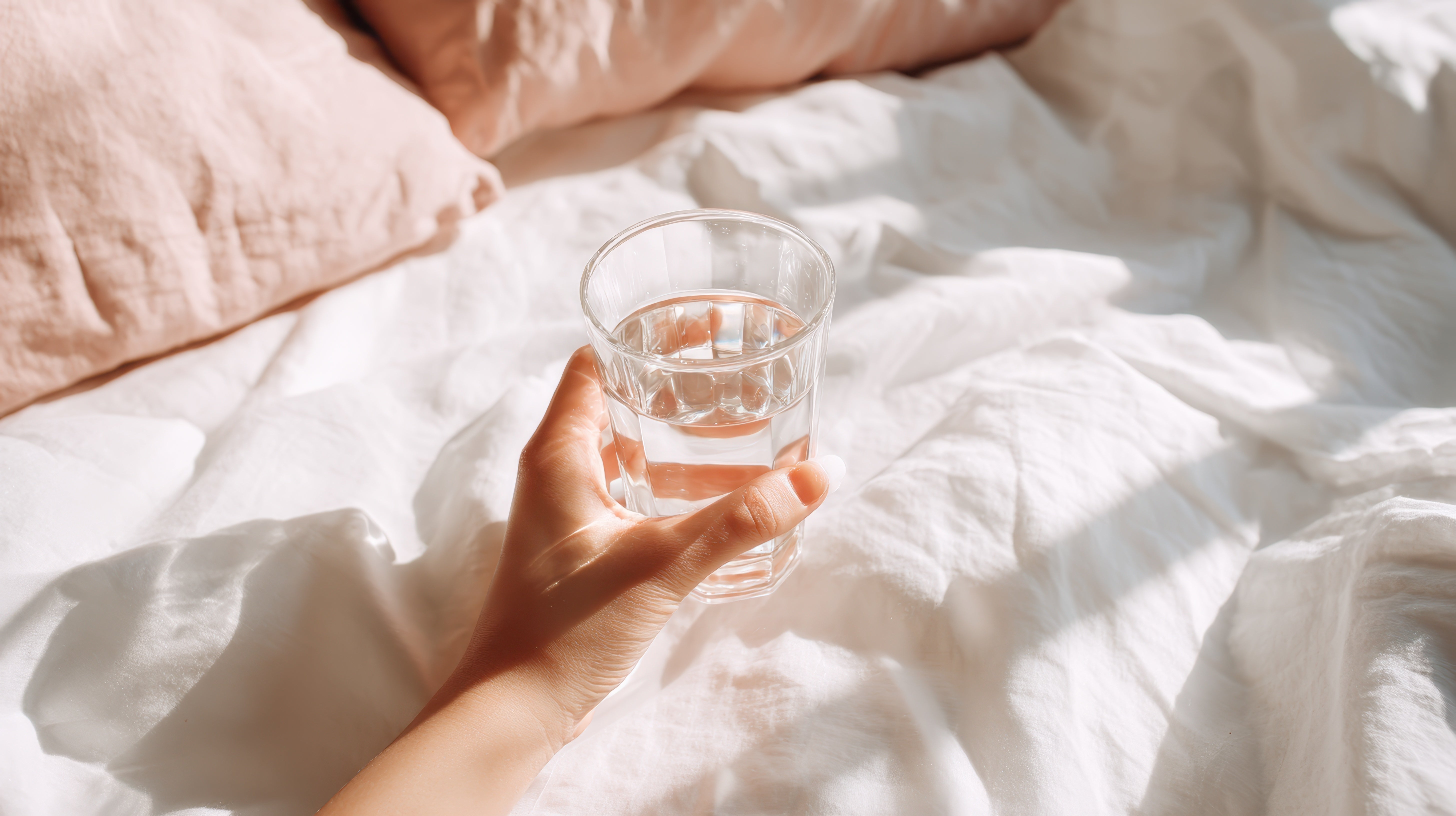 朝の一杯で、からだをリセット。 白湯のある暮らし