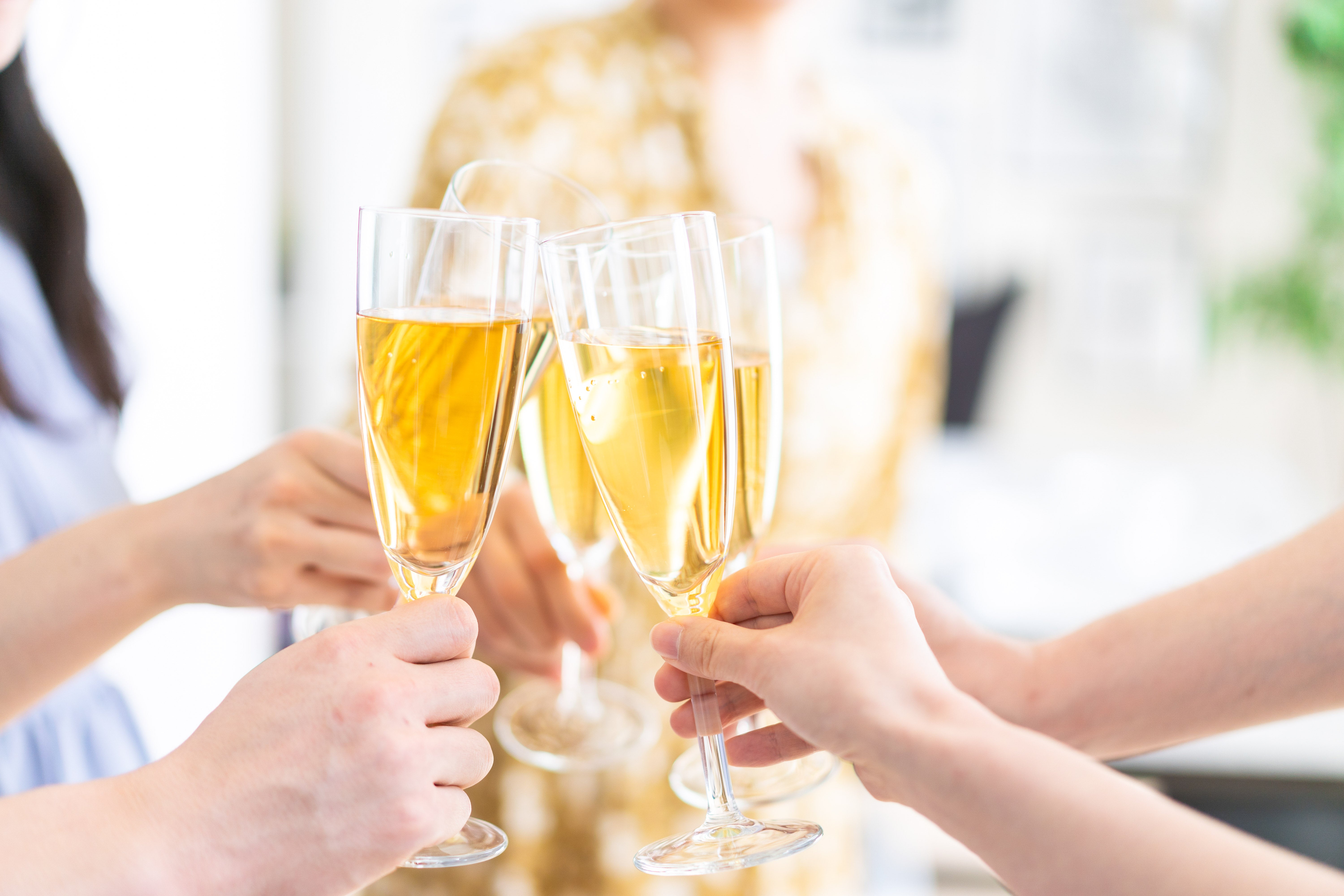 久しぶりの再会でも好印象。夏のお呼ばれコーデ