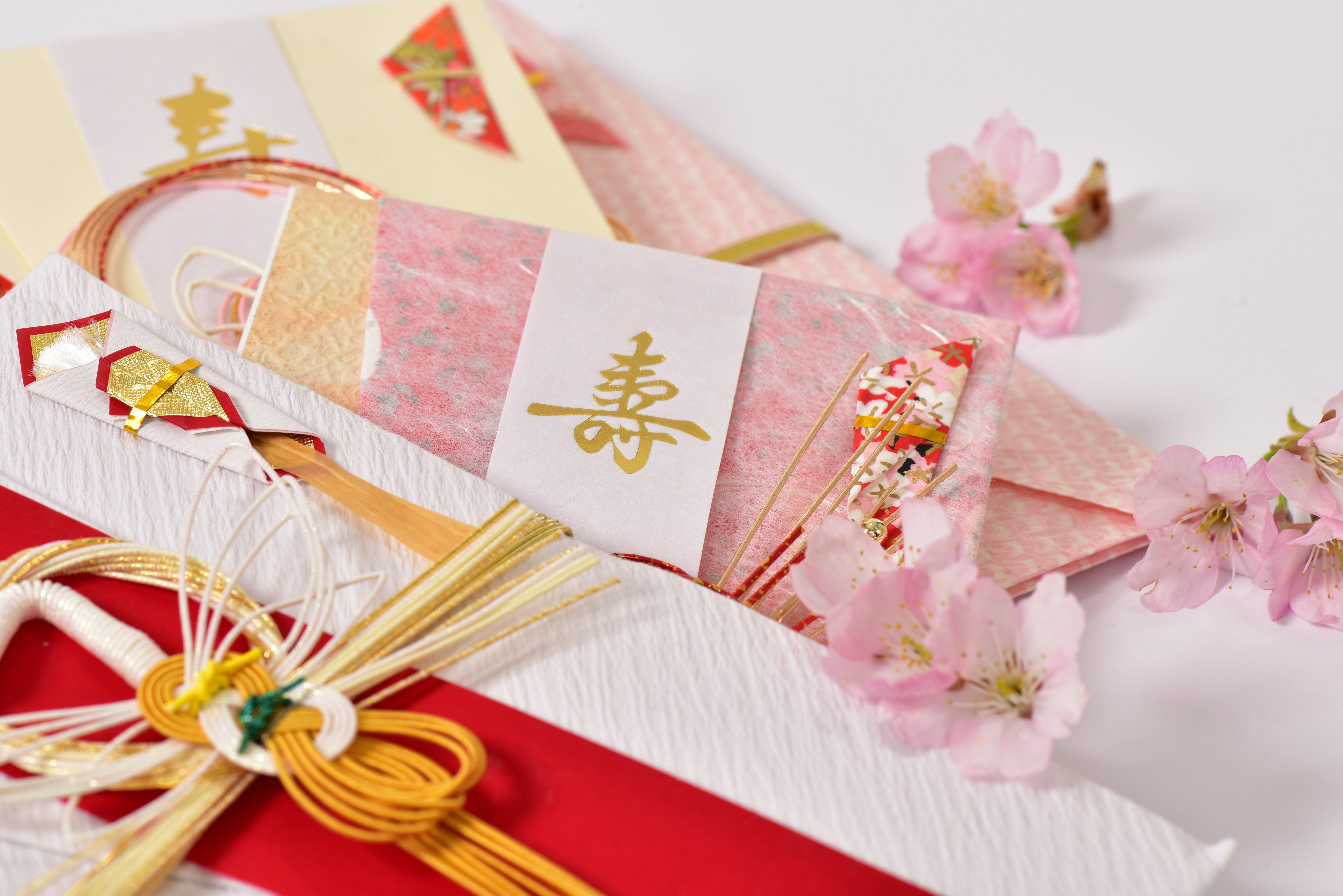 意外と見られてる？ご祝儀袋の渡し方